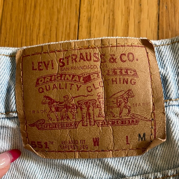 90s Vintage Levis 551 Light Wash Jeans Sz 16 - Picture 12 of 12